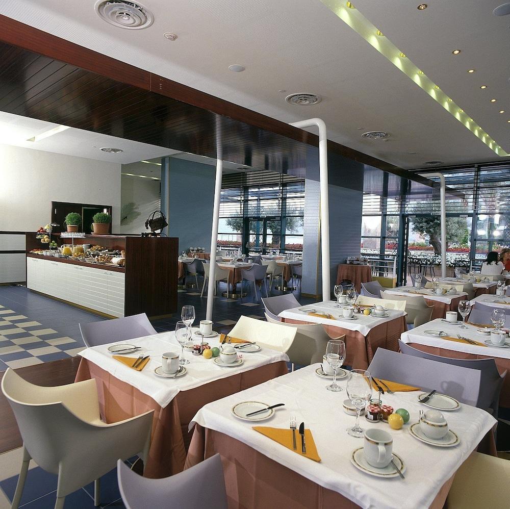 Club Hotel Casino Loutraki Εξωτερικό φωτογραφία Restaurant