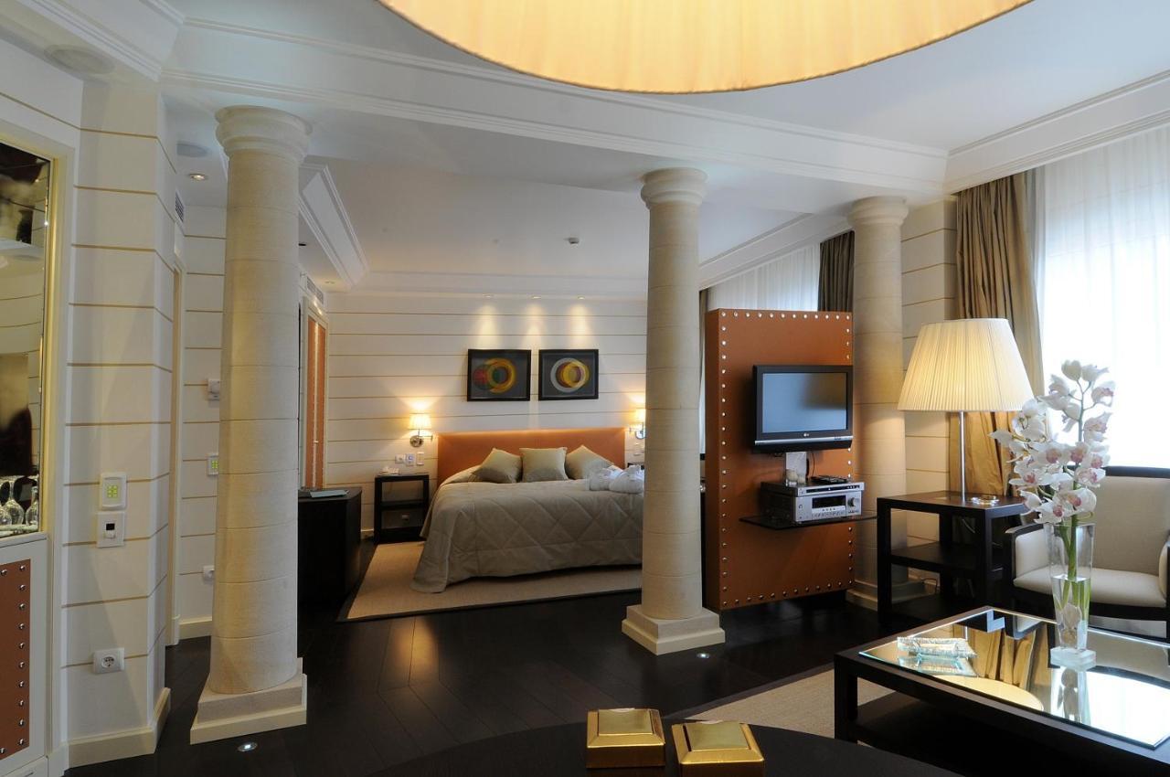 Club Hotel Casino Loutraki Εξωτερικό φωτογραφία A suite at the Mandarin Oriental, Munich